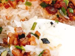 鹅乸腊肠煲仔饭-阳江河堤老牌曾记美食