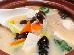 京城酥肉锅-四季民福烤鸭店(西单华威约饭街店)