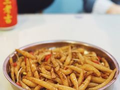 炒粉虫-正宗南铁拉叔沙煲螺·烧烤·秘制靓粥(南铁总店)