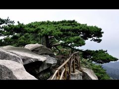 -罗田薄刀峰风景区