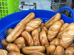 -Bánh Mì Huynh Hoa