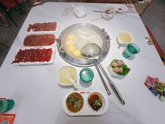 -浪里寻·臻牛养生牛肉火锅(方圆荟店)