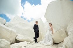 -现代经典婚纱摄影