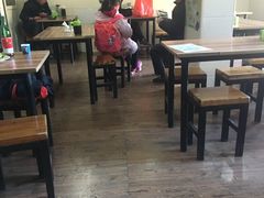 大堂-宝瑞门钉肉饼店