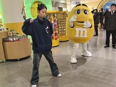 -m豆巧克力世界(上海世茂广场店)