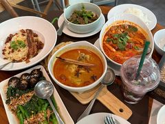 -Chom Cafe and Restaurant