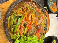 -臻牛烤肉