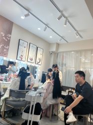 -一揽芳华汉服旗袍体验馆(拙政园店)