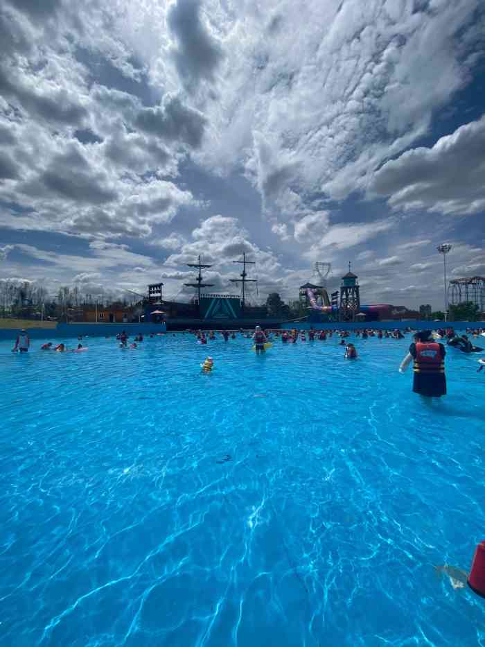 西安华夏文旅水世界-"某团买的早鸟票,7月12之前使用,挑了个.