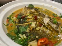 家常烧鱼头-华中科技大学百景园(三楼酒店)