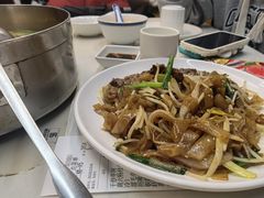 干炒牛河-肥仔文澳门猪骨煲(南京西路店)