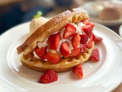 -ROAST coffee & eatery