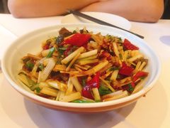 芹菜烩小牛肉-眉州东坡(团结湖店)