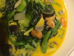 -八府香鸭·啫啫煲(华山路店)