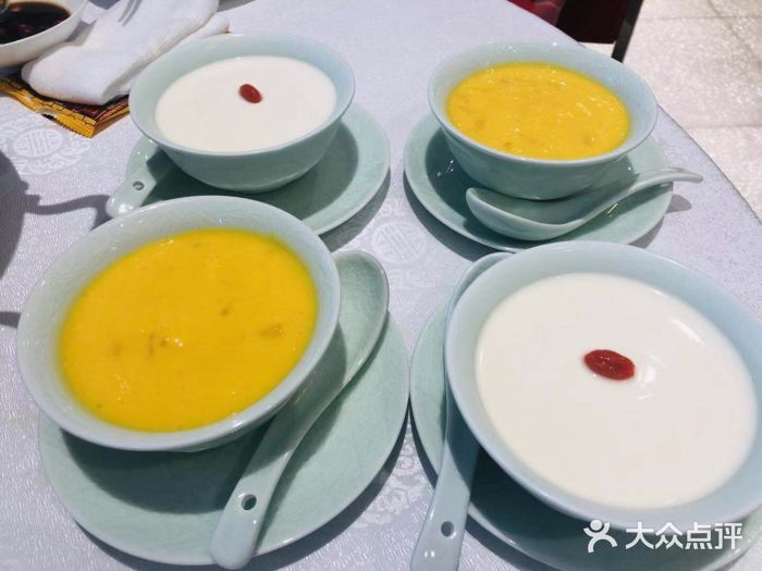 行家海鲜火锅酒家(静安寺店)奶冻，杨枝甘露图片