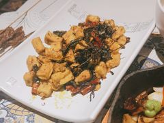 -云海肴·汽锅鸡·云南菜(天山百盛优客店)