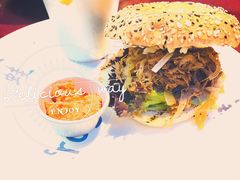 BBQ手撕鸭肉汉堡-bluefrog蓝蛙(水游城店)