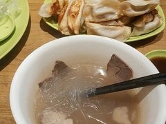 -锅贴王小吃(南大街店)