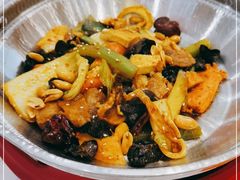-红渡小香·牛肉麻辣香锅(车站南路店)