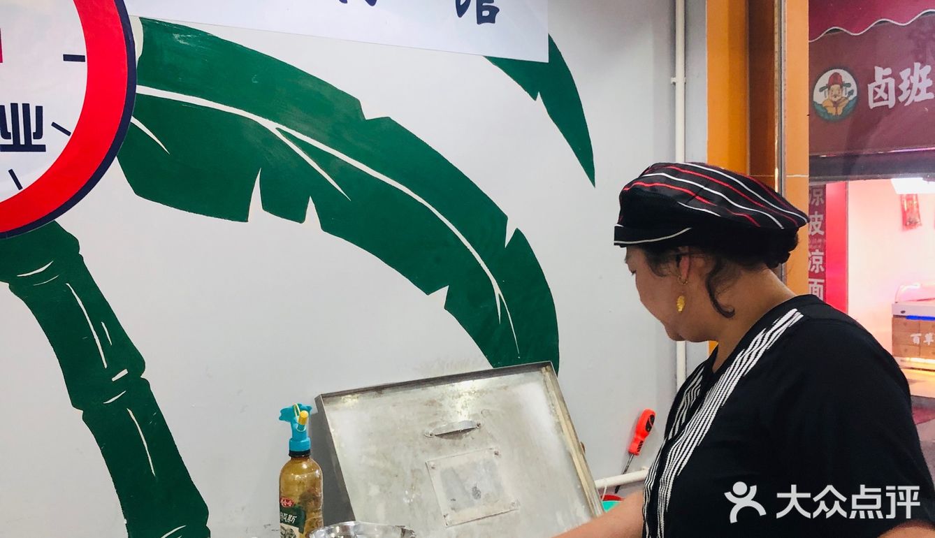 发现一家真正“鸡蛋面”，三个鸡蛋一斤面现做
