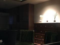 -Whisper Bar 