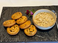 鹅肝酱葱油饼-南麓·浙里(外滩店)