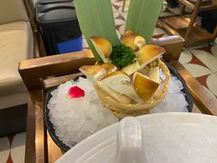 -洪氏嗨捞·广东猪肚鸡·椰子鸡火锅(西咸万象城店)