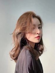 -DO A HAIRSTYLE