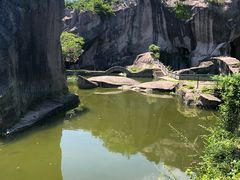 -伍山石窟