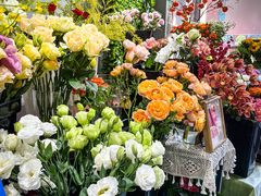 -何兮花店·气球派对鲜花店(马桥银春路万科城店)