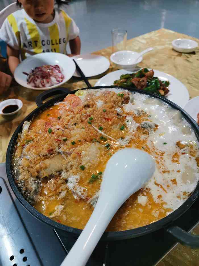 金贝壳海鲜城-"以前没有来过,看到有团购来尝试了一下,很.