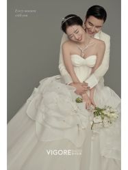 -雪中彩影婚纱摄影·微光艺术中心