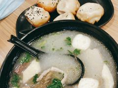 -小杨生煎(金山百联购物中心3楼店)