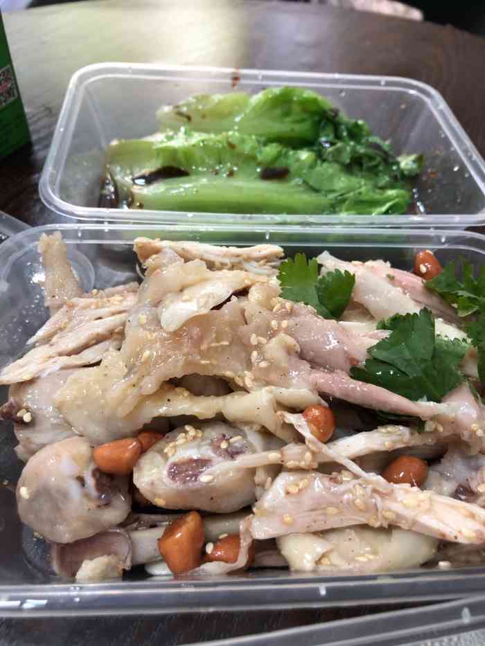 厚兴瑜记手撕鸡-"以前都是点上梅林那家店的外卖,现在这家店.