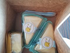 -蜜蜂小象·榴莲千层蛋糕(时代汇11栋店)