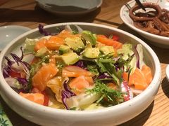 三文鱼牛油果沙拉-初居食屋日式料理(万象城购物中心店)