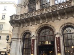 -中央咖啡馆