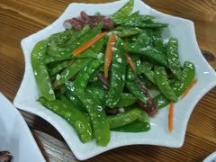 -黄记四更烤乳猪店