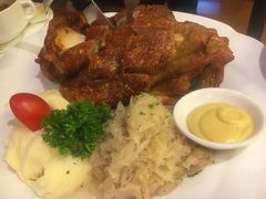 德式猪肘-申德勒加油站西餐厅Schindlers Tankstelle(上海外滩店)