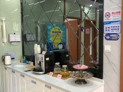-茂菊口腔连锁(浦东南路店)