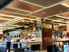 大堂-大中华希尔顿酒店-念自助餐·嗨啤·小龙虾