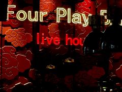 -FOUR PLAY BAR