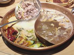 -洱火云南酸菜牛肉火锅(石景山当代商城店)