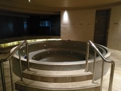 游泳池淋浴间-青岛银沙滩温德姆至尊酒店