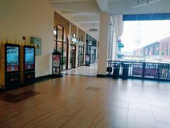 -王府井奥莱临潼小镇(临潼店)