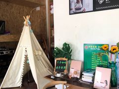 -Cafe In Little Forest
