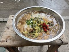 -炳记牛味粉店(四坊路店)