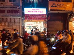 -Bánh Mì Huynh Hoa