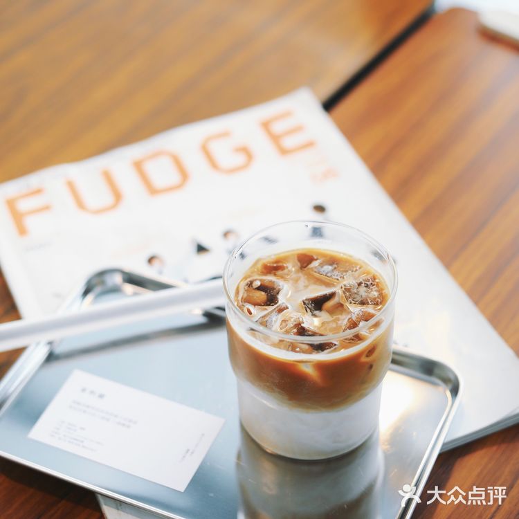 广州 | nR cafe · 百叶窗景的办公室咖啡