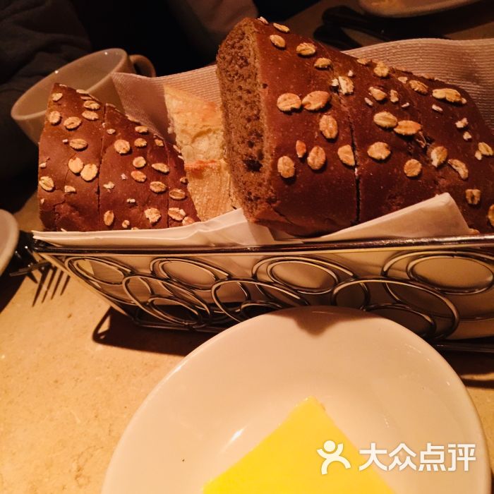 the cheesecake factory 芝乐坊餐厅(迪士尼小镇店)餐前面包图片 - 第